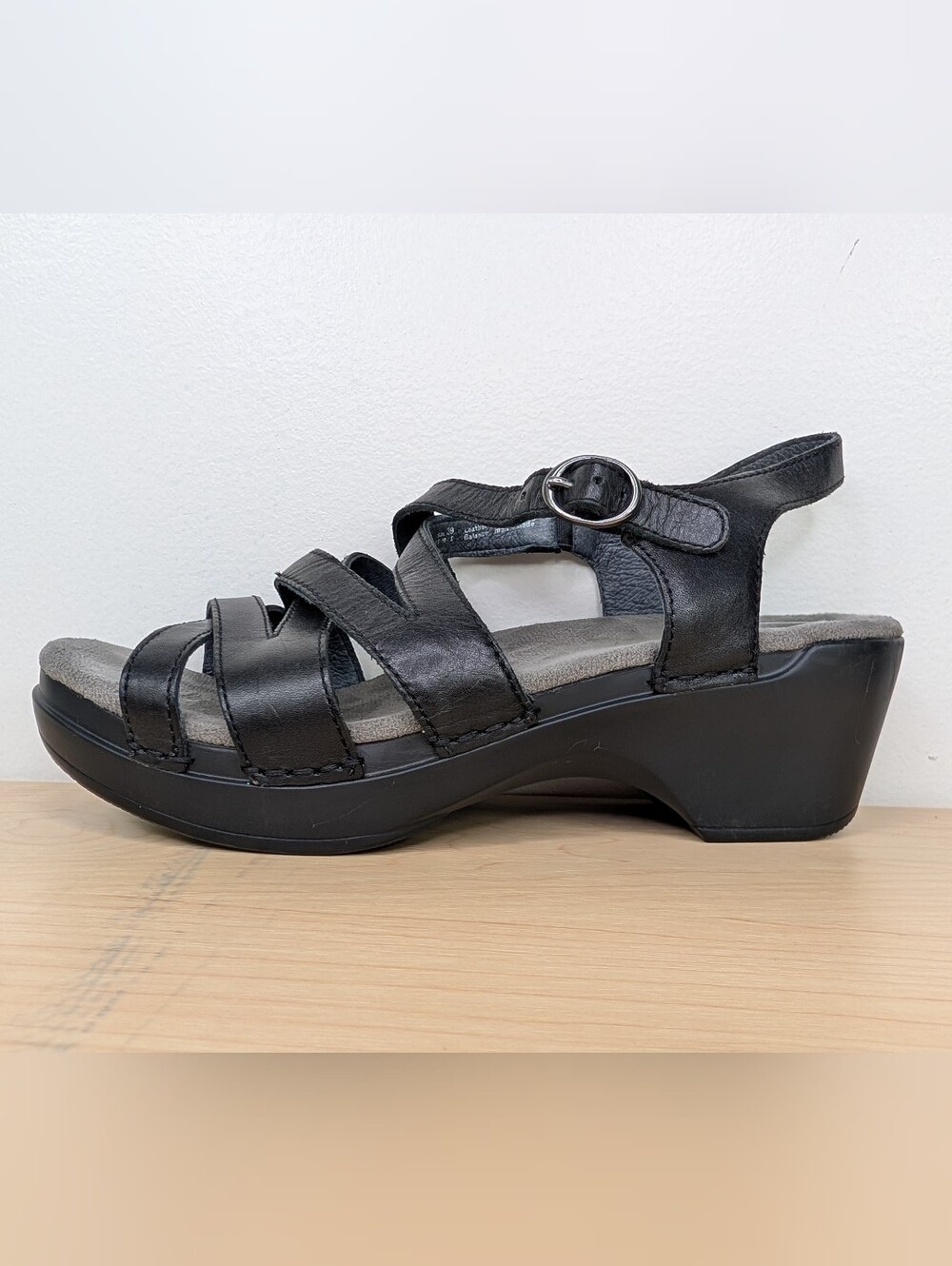 Dansko Stevie Wedge Sandals Women Sz 39 US 8.5 - 9 Black Leather Strappy Buckle